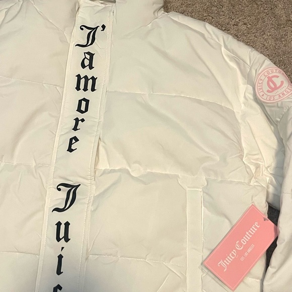 Juicy Couture Cream Puffer Jacket with Vertical Logo - Picture 4 of 4